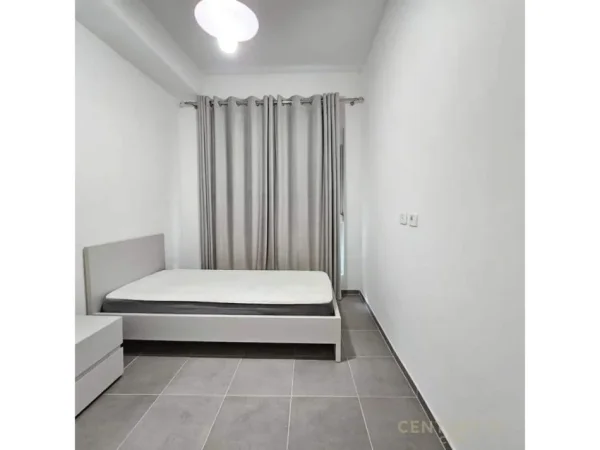 Tirane, jepet me qera apartament 2+1 Kati 1, 80 m² 500 € 