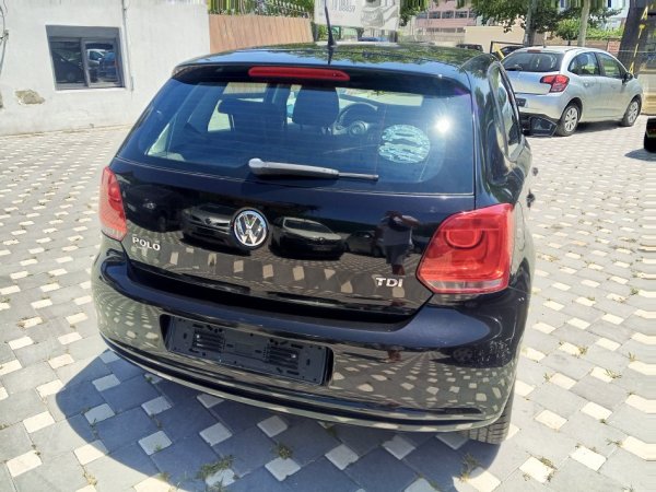Durres, shes makine VW POLO 1.6 NAFT GJENDJA PERFEKT Nafte, e zeze manuale Kondicioner 180.000 km 4.400 €