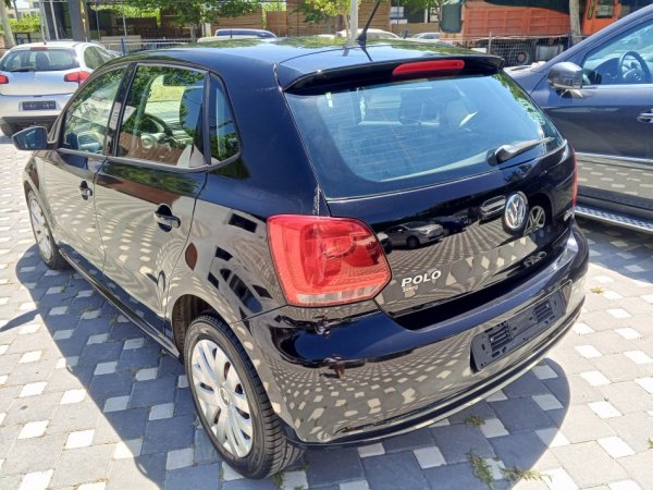 Durres, shes makine VW POLO 1.6 NAFT GJENDJA PERFEKT Nafte, e zeze manuale Kondicioner 180.000 km 4.400 €