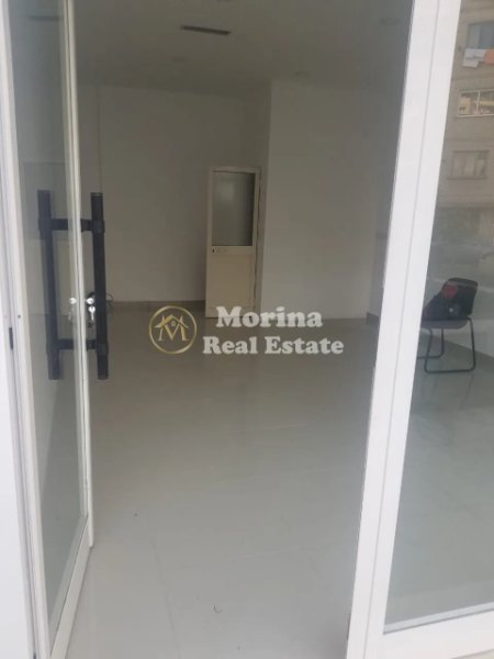 Tirane, jepet me qera ambjent biznesi Kati 1, 30 m² 400 € (Vasil Shanto)