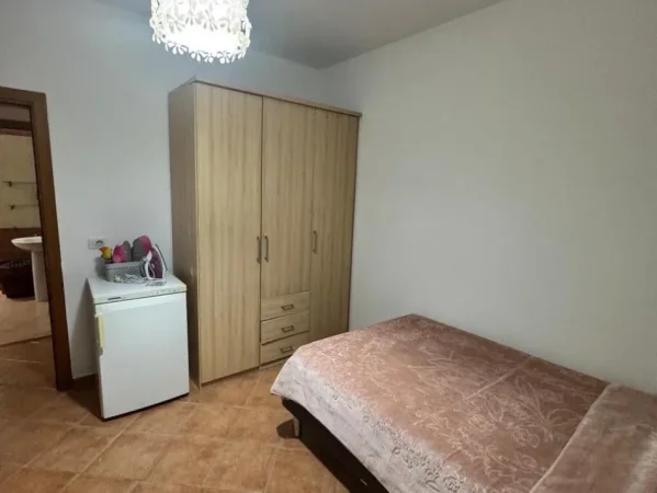 Jepet me qera apartament 2+1+2+Ballkon +parkim Kati 6, 100 m² 55.000 leke (Perballe Maternitetit te Ri te Kopshti Princi i lumtur)
