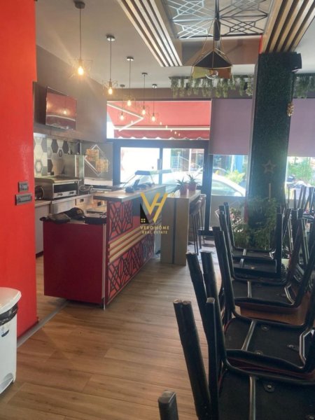Tirane, jepet me qera dyqan Kati 0, 50 m² 1.200 € (KOMUNA E PARISIT)