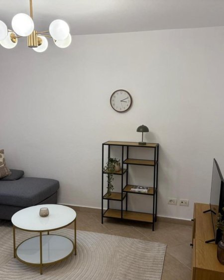 Tirane, jepet me qera apartament 1+1+Ballkon Kati 3, 55 m² 500 € (Pas Shkolles se Baletit)