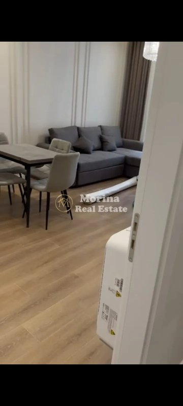 Tirane, jepet me qera apartament 1+1 Kati 4, 65 m² 850 € (Vasil Shanto)