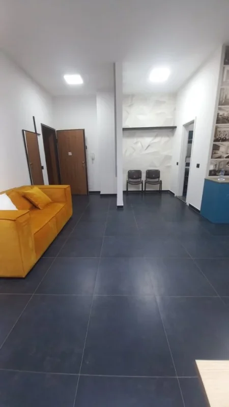 Tirane, jap me qera Zyrë Open Space me Qira – Vasil Shanto 480 €