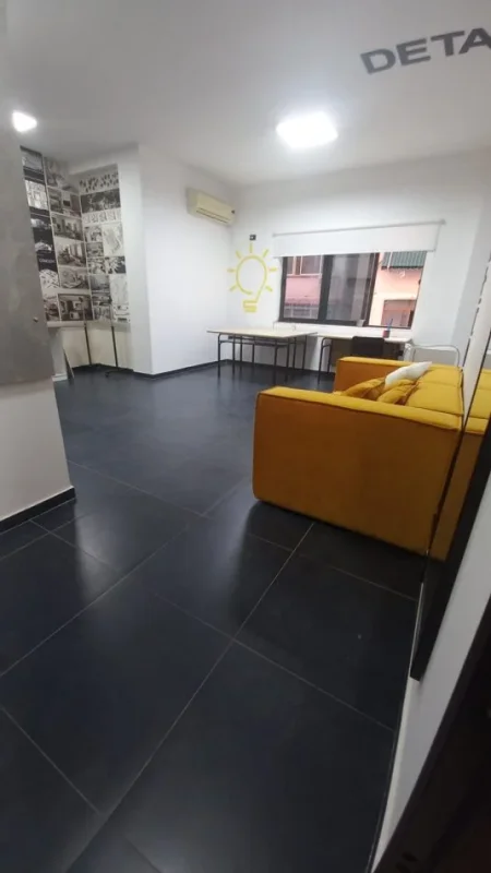 Tirane, jap me qera Zyrë Open Space me Qira – Vasil Shanto 480 €