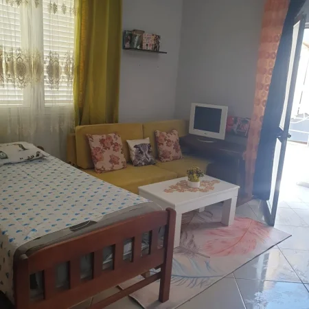 Tirane, shes apartament 1+1+Ballkon Kati 3, 65 m² (Siri Kodra)