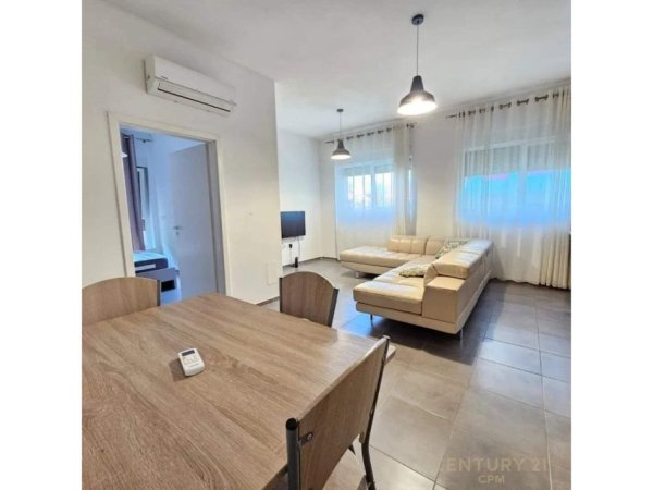 Tirane, jepet me qera apartament 2+1 Kati 1, 80 m² 500 € (Ali Demi)