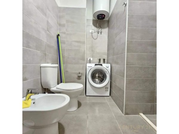 Tirane, jepet me qera apartament 2+1 Kati 1, 80 m² 500 € (Ali Demi)