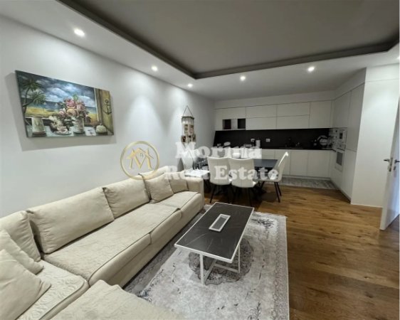 Tirane, jepet me qera apartament 3+1 Kati 1, 370 m² 2.000 € (Laknas)