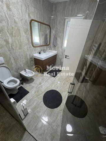 Tirane, jepet me qera apartament 3+1 Kati 1, 370 m² 2.000 € (Laknas)