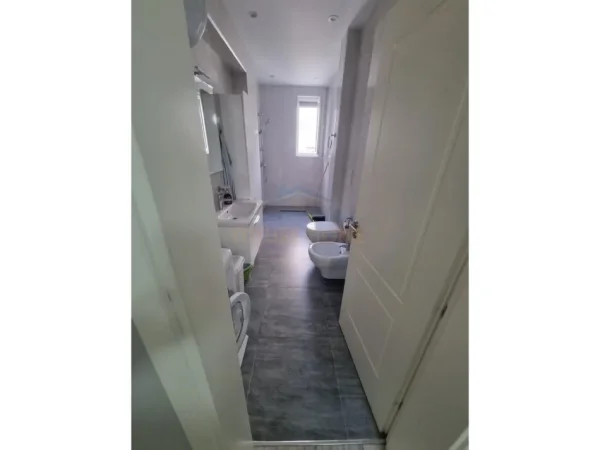 Durres, shitet apartament 3+1 Kati 3, 134 m² 360.000 € 