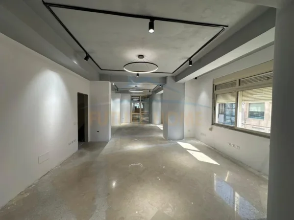 Durres, jepet me qera ambjent biznesi Kati 2, 123 m² 1.600 € 