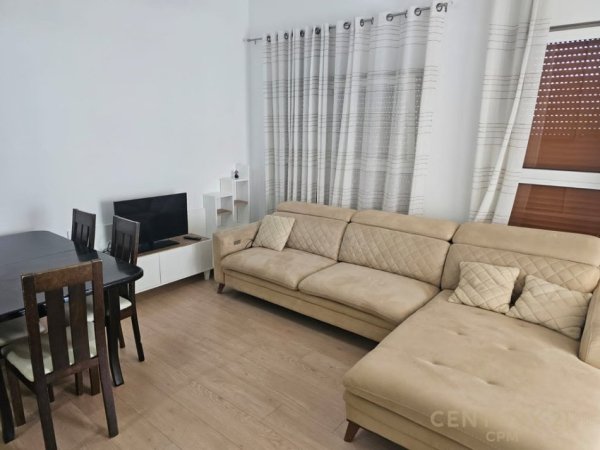 Tirane, jepet me qera apartament 2+1 Kati 6, 102 m² 520 € 