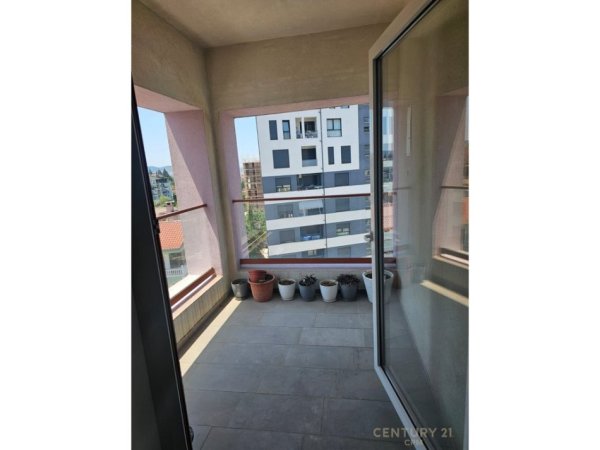 Tirane, jepet me qera apartament 2+1 Kati 6, 102 m² 520 € 