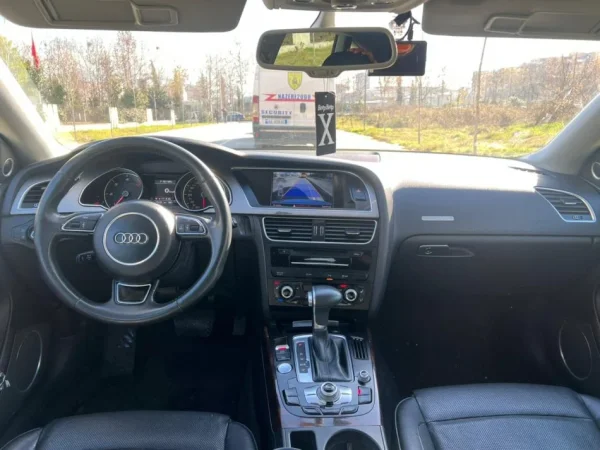 Tirane, shitet makine Audi A5 Nafte, e bardhë automatik Kondicioner