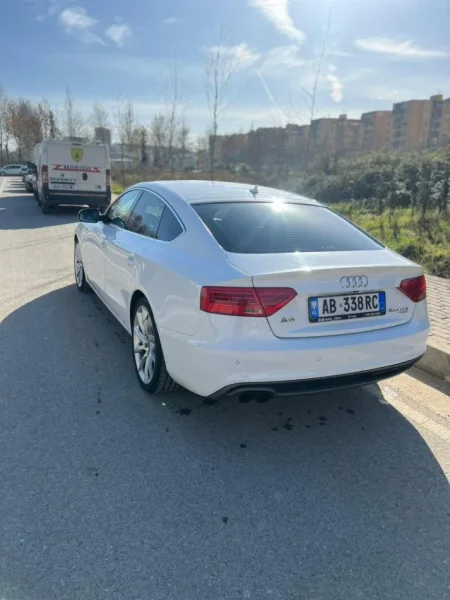 Tirane, shitet makine Audi A5 Nafte, e bardhë automatik Kondicioner