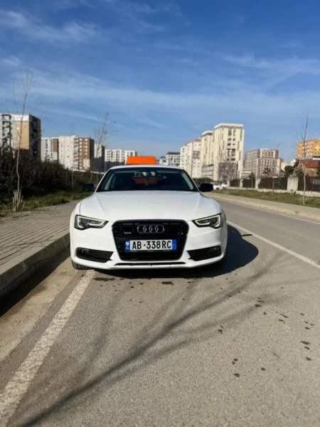 Tirane, shitet makine Audi A5 Nafte, e bardhë automatik Kondicioner
