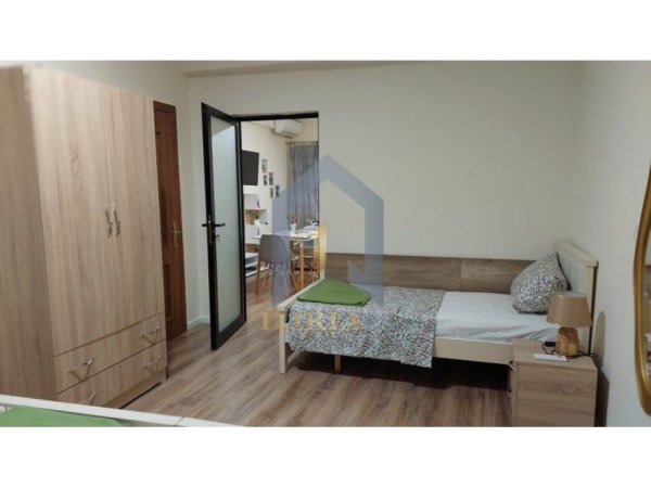 Tirane, jepet me qera apartament 1+1 Kati 1, 600 € 