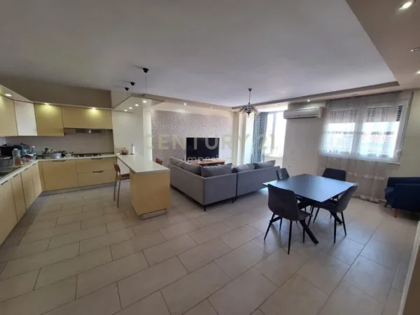 Tirane, shes apartament 2+1 Kati 8, 130 m² 150.000 € 