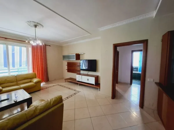 Tirane, jepet me qera apartament 2+1 Kati 4, 125 m² 570 € (Kopshti Zoologjik)