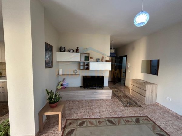 Durres, shitet apartament 1+1 , 