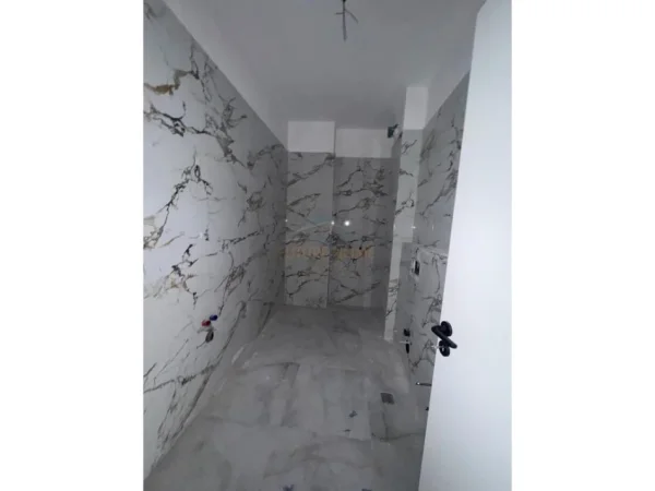 Tirane, shitet apartament 1+1 Kati 8, 64 m² 5.700.000 € 