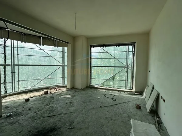 Shitet, Apartament 2+1, Liqeni i Thatë, Tiranë