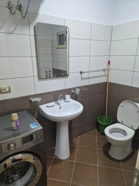 Tirane, jepet me qera apartament 2+1 Kati 0, 67 m² 600 € (Myslym Shyri,)