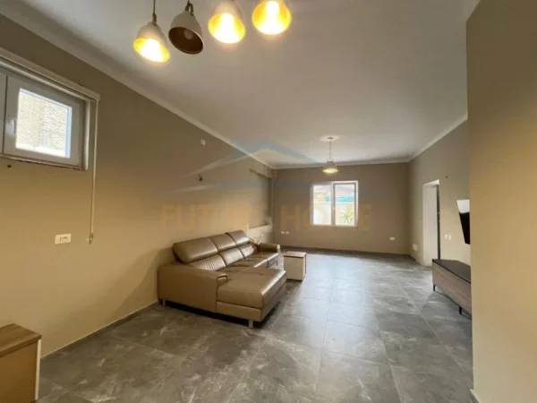 Durres, shitet shtepi 4+1 , 260 m² 285.000 € 