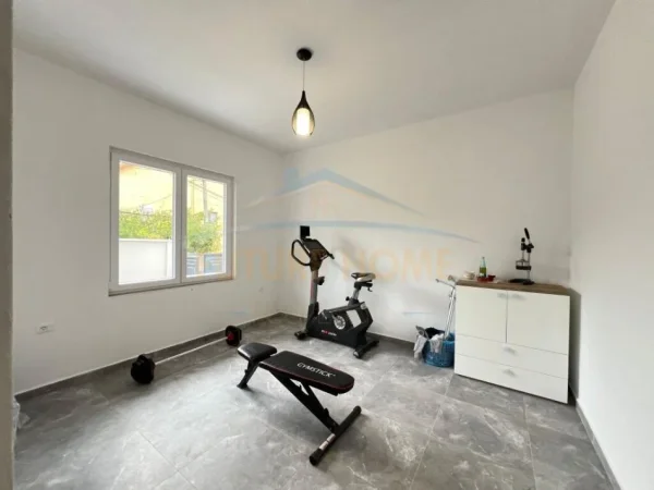 Durres, shitet shtepi 4+1 , 260 m² 285.000 € 