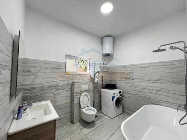 Durres, shitet shtepi 4+1 , 260 m² 285.000 € 