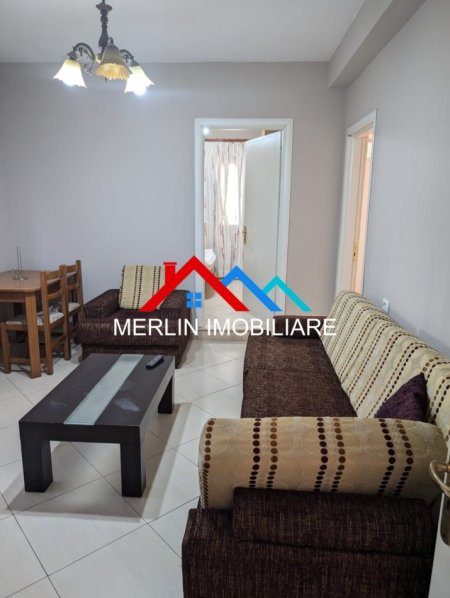 Tirane, jepet me qera apartament 2+1+Ballkon Kati 1, 82 m² 450 € (RRUGA 3 VELEZERIT KONDI)