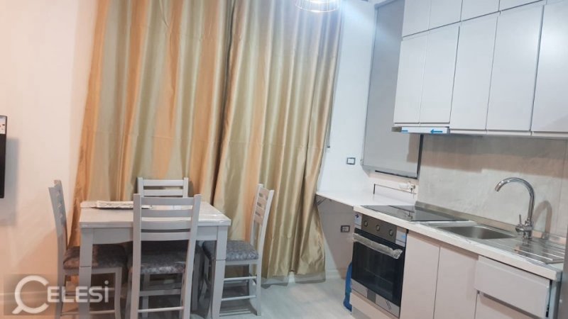 Tirane, jepet me qera apartament 1+1+Ballkon Kati 3, 620 m² 620 € (KOMUNA E PARISIT)