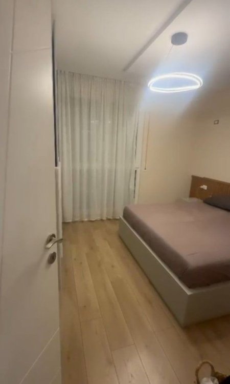 Tirane, jepet me qera apartament 1+1+Ballkon Kati 3, 67 m² 470 € (Pranë Fabrikës së Miellit)