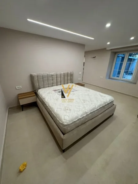 Tirane, jepet me qera apartament 1+1+Ballkon Kati 1, 54 m² 700 € (SELVIA)