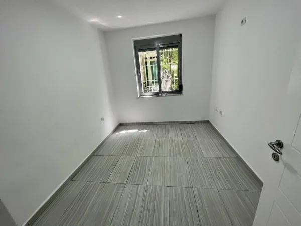 Tirane, shitet apartament 1+1+Aneks+Ballkon Kati 1, 55 m² 120.000 € (asim vokshi)