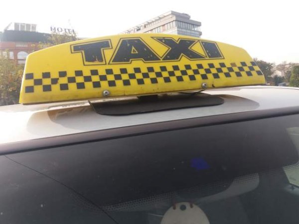 Njoftim, Lux Taxi Shkodër