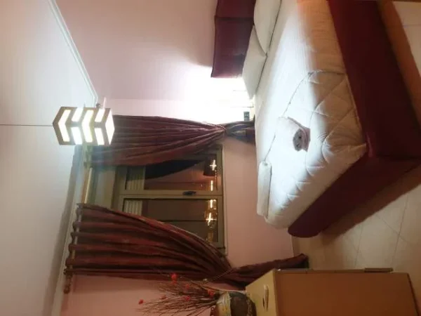 Tirane, jap me qera apartament 2+1 Kati 8, 65 Euro (Prapa 15 katshit)