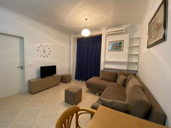 Shqiperi, Apartament 1+1 me qira prane Stadiumit Dinamo