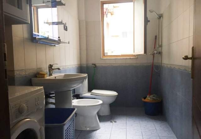 Tirane, jepet me qera apartament 100 m² 40.000 Leke