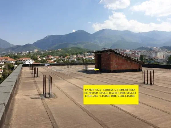 Tirane,Me Qera Ndërtes Biznesi, 5-Kate, idelale Call-Center, Zyra-Institucion, Konvikt-Hotel, sip.ndërtuar 2'200m², Qera 3'500€/muaj, ish-Kinostudio/mbrapa Komisariatit Policisë Rrugore/Magazinat Tranzit Postës Shqiptare, 200m nga stacioni fundit linjës Kombinat-Kinostudio, 3-km nga qendra Tiranes