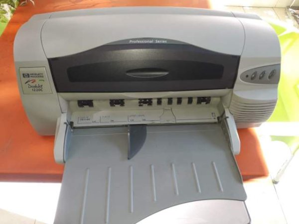 Tirane, shes Printer HP A3- A4 deskiet 1220 C (me ngjyra) , 100 Euro