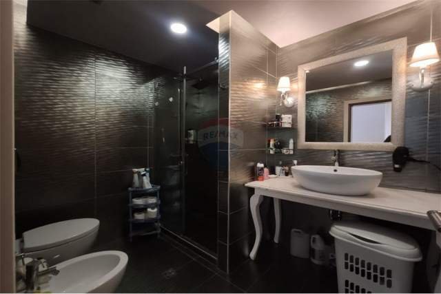 Tirane, shes apartament 2+1 Kati 2, 93 m² 131.000 Euro (Sali Butka)