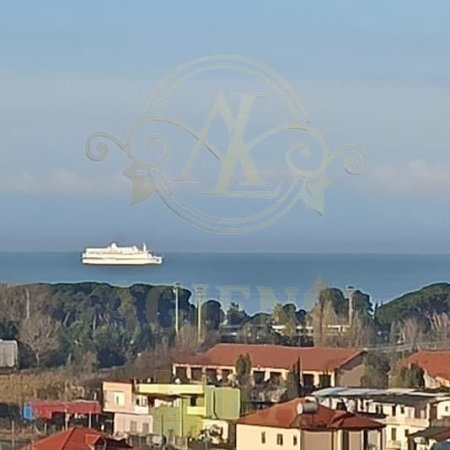Durres, shes shtepi 212 m² 130.000 Euro (Shkallnur)