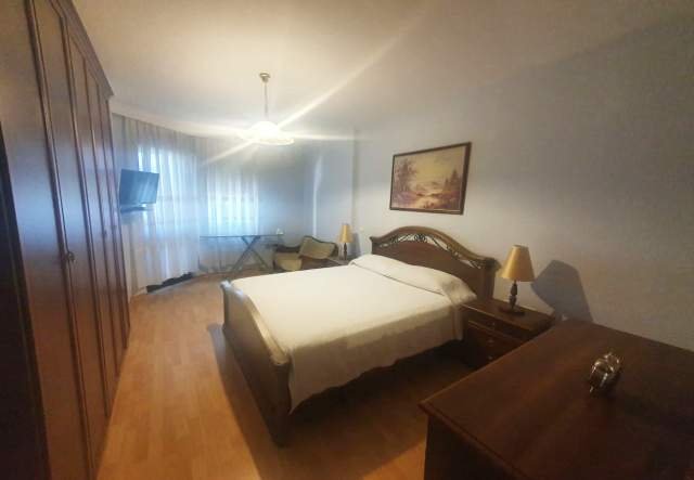 Tirane, jepet me qera apartament 109 m² 700 Euro