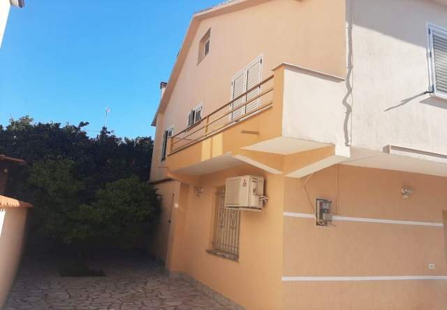 Elbasan, shitet shtepi 213 m² 90.000 Euro