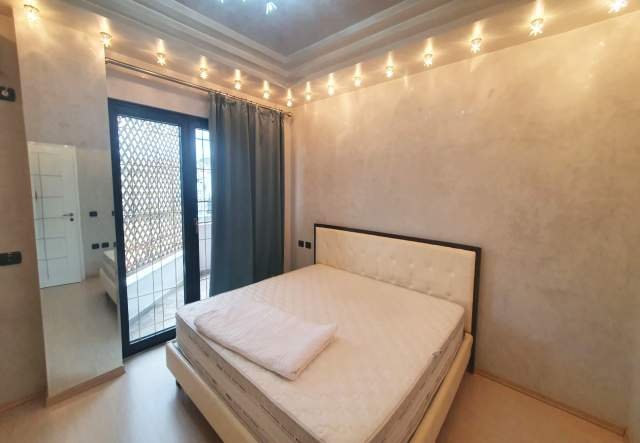 Tirane, jepet me qera apartament 114 m² 600 Euro