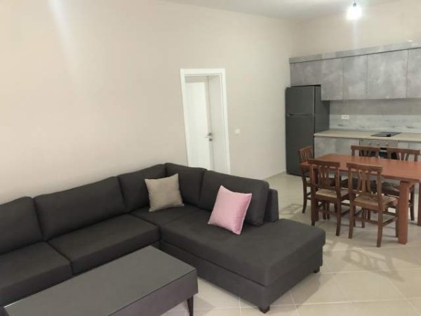 Tirane, jap me qera apartament 1+1+BLK Kati 3, 70 m² 300 Euro (Bego Hoxha)