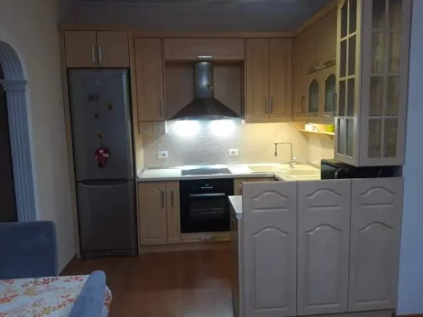 TIRANE: Jepet me Qera Apartament 2+1+A+BLK Kati 4, (Jordan Misja, perball Gener 2)
